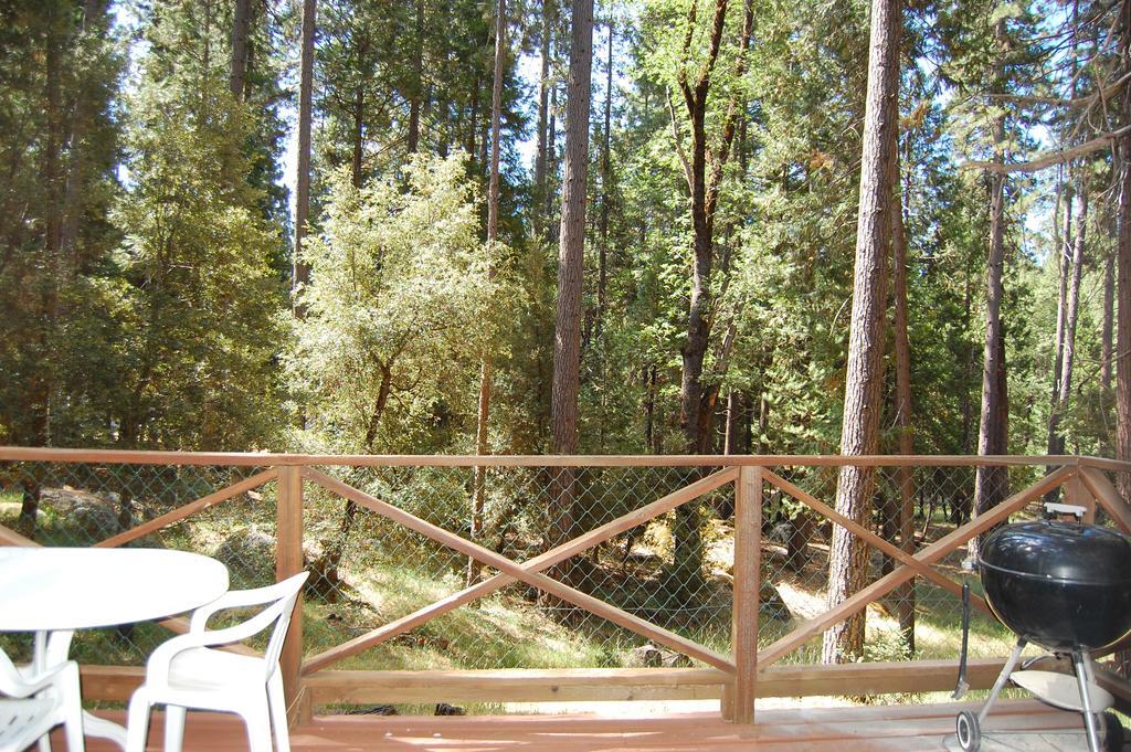 78 Ox Yoke Chalet Wawona