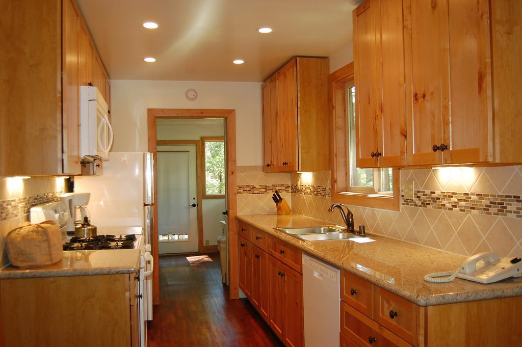 Chalet 78 Ox Yoke *